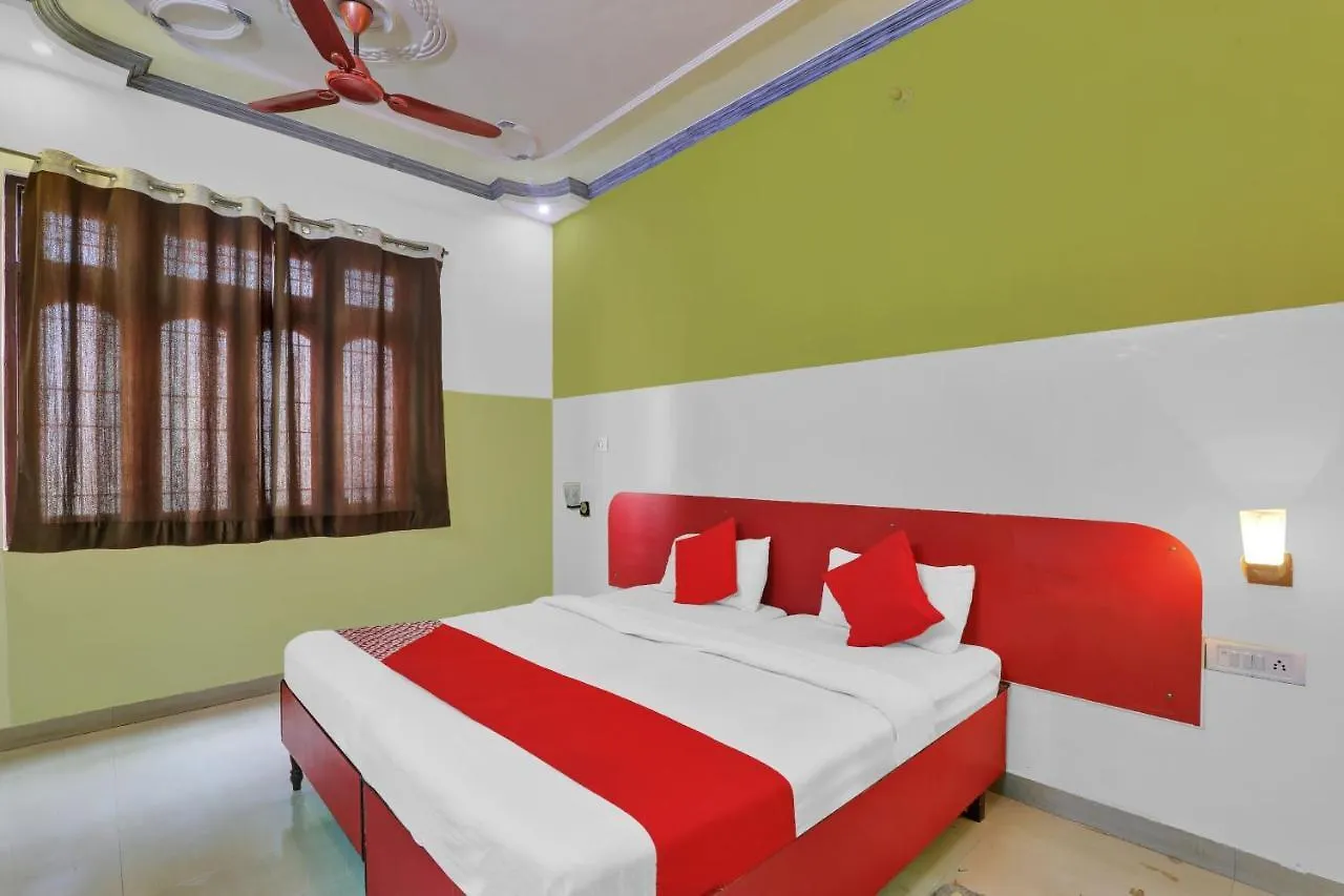 Oyo 82407 K Shree Guest House Indien